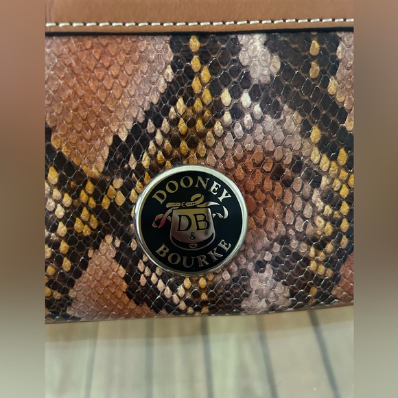 Dooney&Bourke snake print leather wristlet - Picture 2 of 5